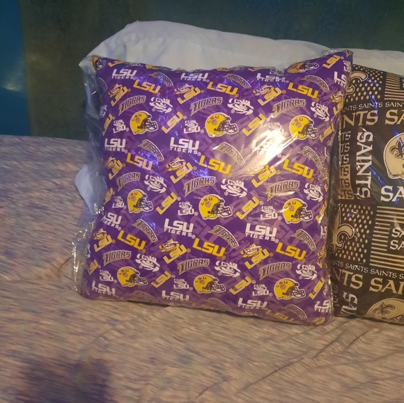 Lsu pillow - Picture 3 of 3
